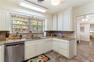 1108 Neal Pickett Dr in College Station, TX - Building Photo - Building Photo