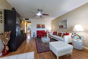 369 Tilford Q in Deerfield Beach, FL - Building Photo