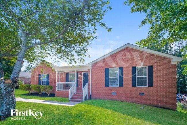 308 Eisenhower Dr in Ashland City, TN - Building Photo - Building Photo