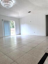 6914 La Violetta Dr in Houston, TX - Building Photo - Building Photo
