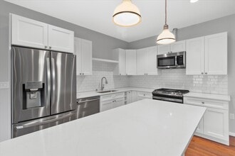 1697 N Marshall St in Milwaukee, WI - Building Photo - Building Photo