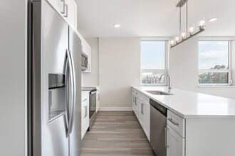 Des Plaines Tower in Des Plaines, IL - Building Photo - Interior Photo