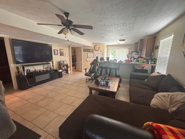 512 Stonemont Dr in Manhattan, KS - Building Photo - Building Photo