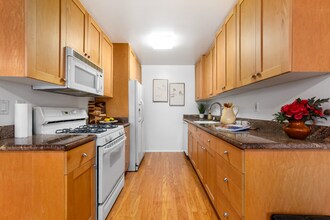 1926 Glendon Ave in Los Angeles, CA - Building Photo - Building Photo