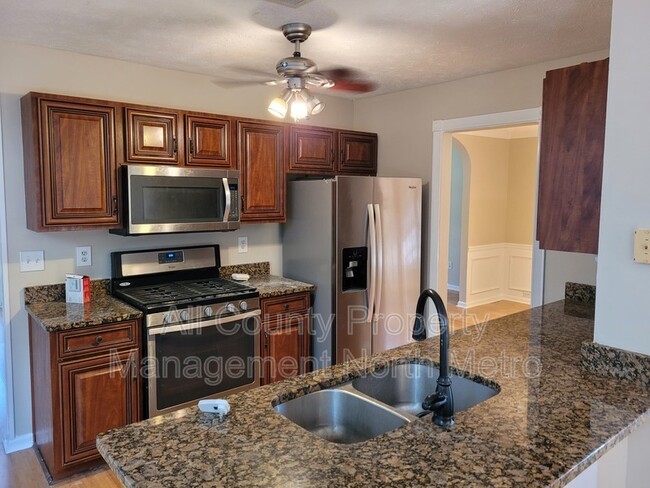 1115 Crabapple Lk Cir in Roswell, GA - Building Photo - Building Photo