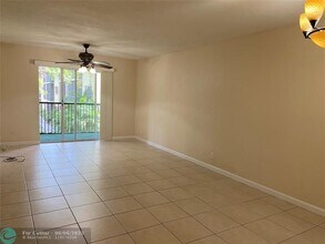 5080 SW 64th Ave in Davie, FL - Building Photo - Building Photo