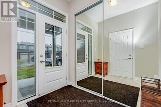 271 Mountain Sorrel Wy in Ottawa, ON - Building Photo - Building Photo