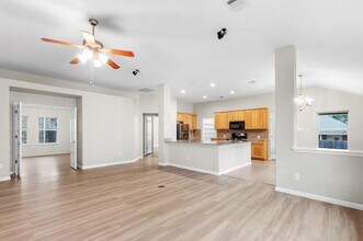 2205 Speidel Dr in Pflugerville, TX - Foto de edificio - Building Photo