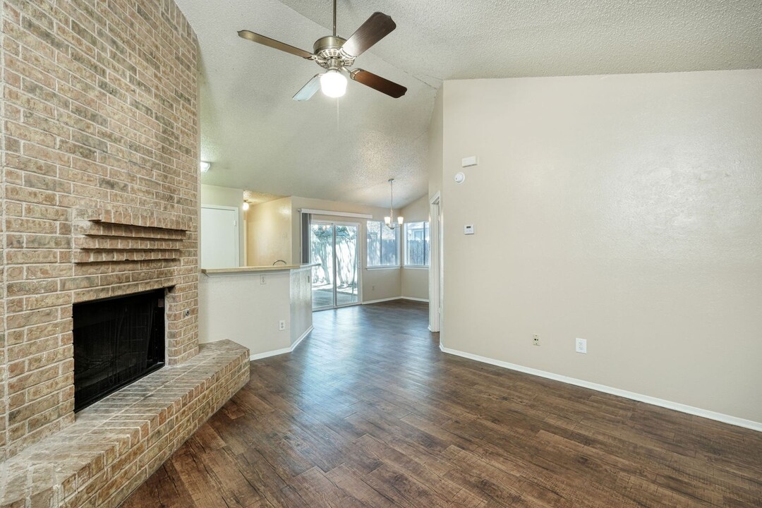 2511 Howellwood Way-Unit -B in Austin, TX - Building Photo