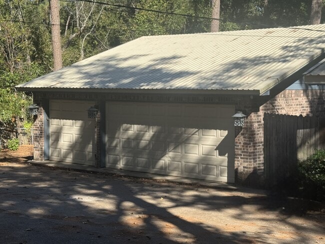 2962 Mockingbird Ln in Huntsville, TX - Building Photo - Building Photo