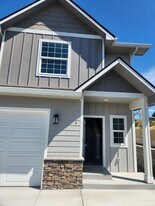 625 S 83rd Ave in Yakima, WA - Building Photo