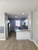 33-35 Rowe Ave in Hartford, CT - Building Photo