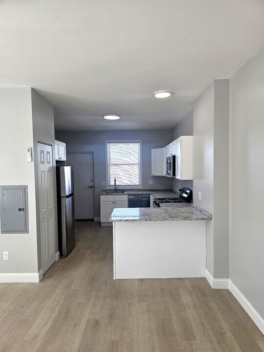 33-35 Rowe Ave in Hartford, CT - Foto de edificio