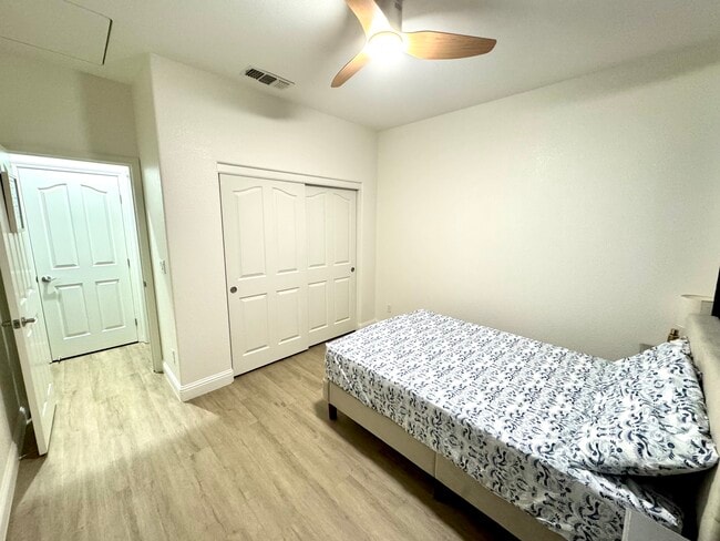 464 W Callado Ave in Mountain House, CA - Building Photo - Building Photo