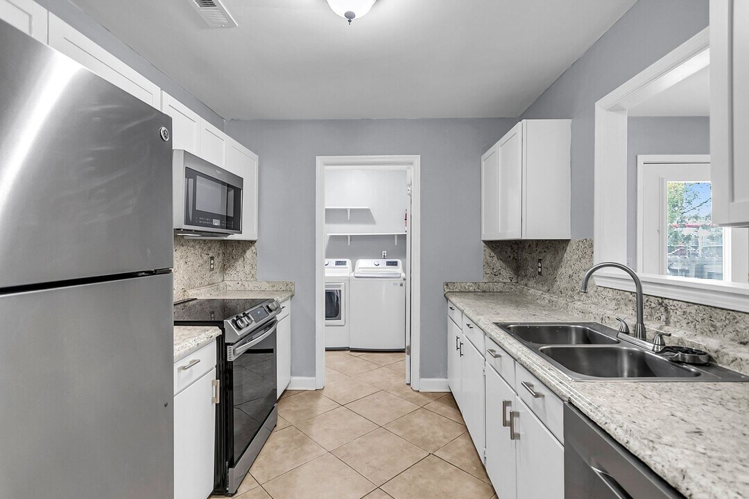 206 Pine Shadow Dr in Goose Creek, SC - Building Photo