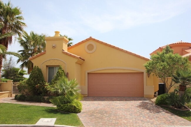 property at 10 Vía Salerno