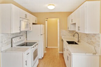 3382 Fox Hill Rd in Aurora, IL - Building Photo - Building Photo