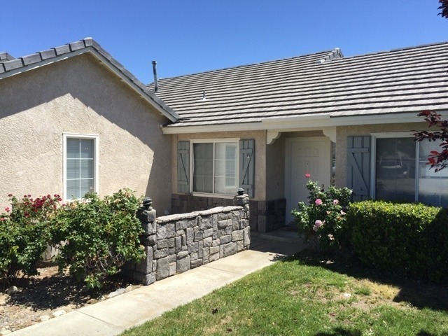 12765 Snake River Dr in Victorville, CA - Building Photo - Building Photo