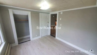 92 Clinton Ave, Unit A3 in Winslow, ME - Building Photo - Building Photo