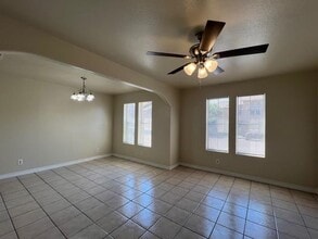 412 Shiloh Dr in Laredo, TX - Building Photo - Building Photo