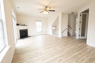 956 Iron Bridge Dr in Virginia Beach, VA - Building Photo - Building Photo