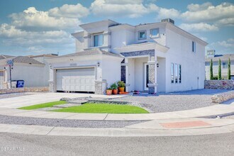 2163 Enchanted Brk Dr in El Paso, TX - Building Photo - Building Photo