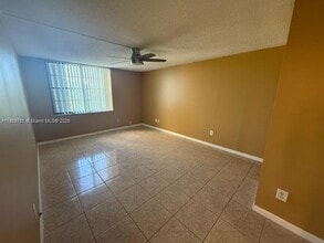 10875 SW 112th Ave in Miami, FL - Building Photo - Building Photo