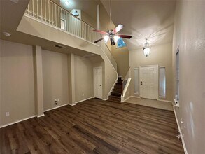 10214 Maydelle Dr in Austin, TX - Building Photo - Building Photo