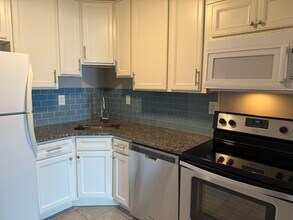 555 Russell Rd in Westfield, MA - Building Photo - Building Photo