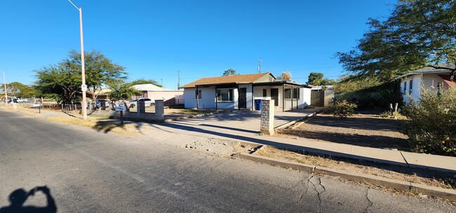 property at 2126 E Hidalgo Vista