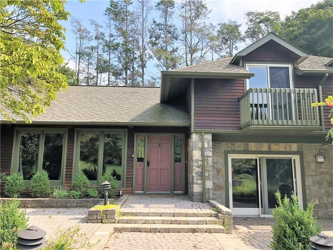 7 Tamarack Rd in Mahopac, NY - Building Photo - Building Photo