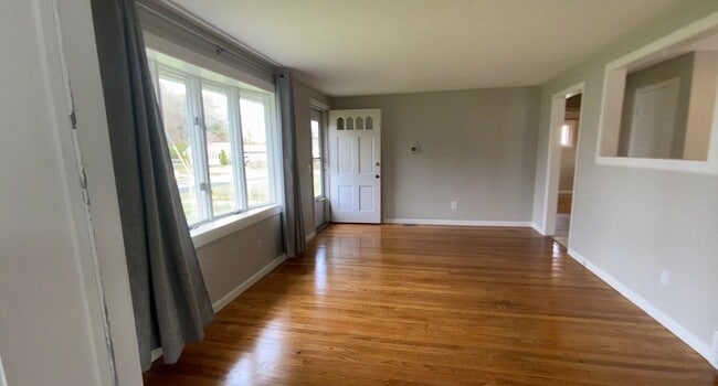 73 Kenway Dr in Springfield, MA - Building Photo - Building Photo