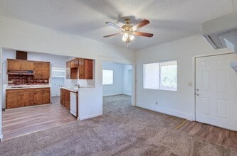 2962 De Wolf Ave in Sanger, CA - Building Photo - Building Photo