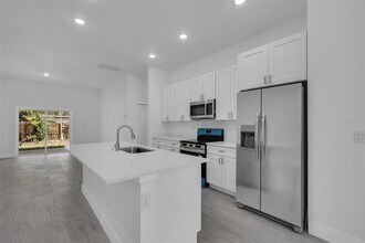 1221 SW 5th St in Ocala, FL - Building Photo - Building Photo