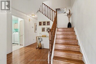 52 Scarlet Ct in Ottawa, ON - Building Photo - Building Photo