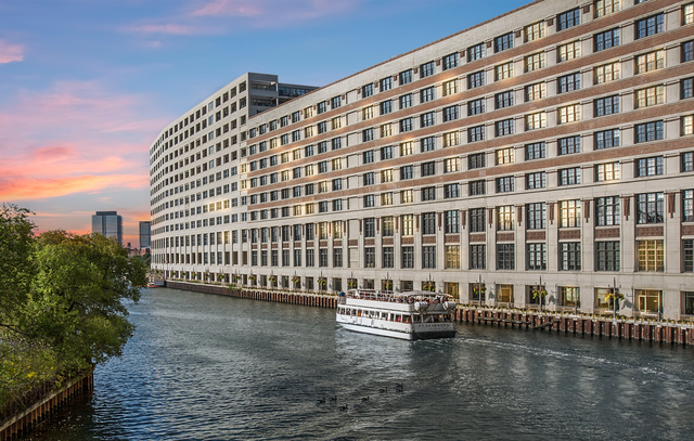 900 N Kingsbury St in Chicago, IL - Foto de edificio