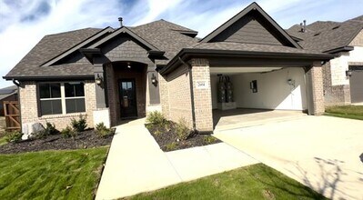 2604 Henley Wy in Venus, TX - Building Photo - Building Photo