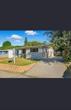 5566 Streamview Dr in San Diego, CA - Building Photo - Building Photo