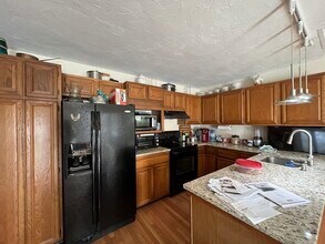 15 Burghardt St-Unit -B in Worcester, MA - Building Photo - Building Photo