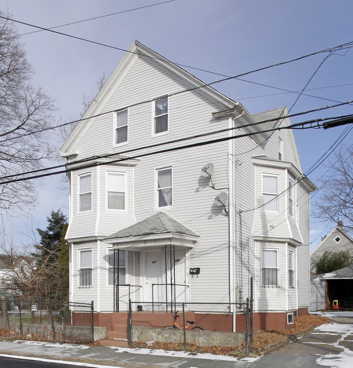 135 Benedict St in Providence, RI - Building Photo