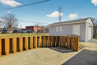 7525 Mildred Rd in Machesney Park, IL - Building Photo - Building Photo