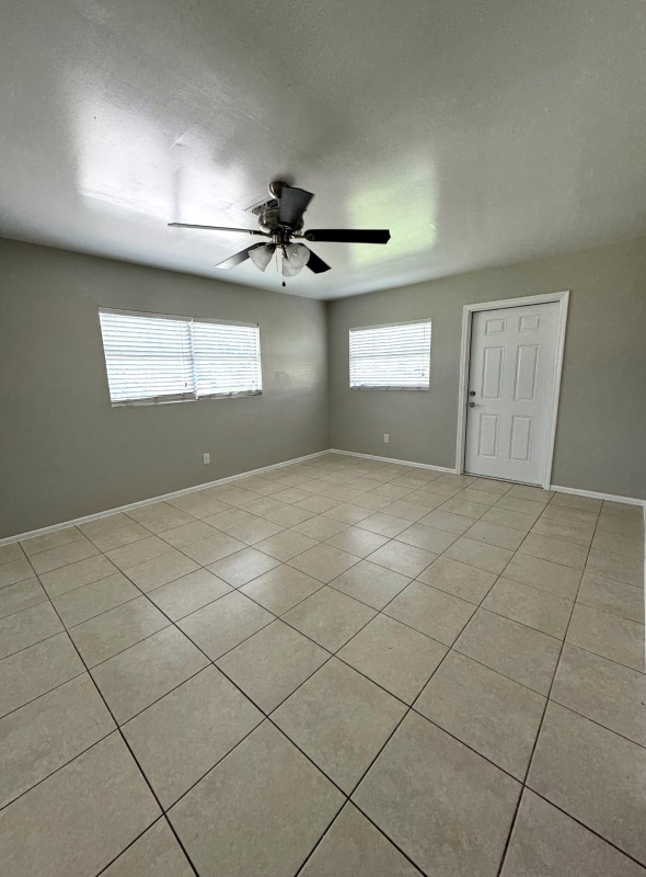 8257 Beacon Blvd in Ft. Myers, FL - Building Photo - Building Photo