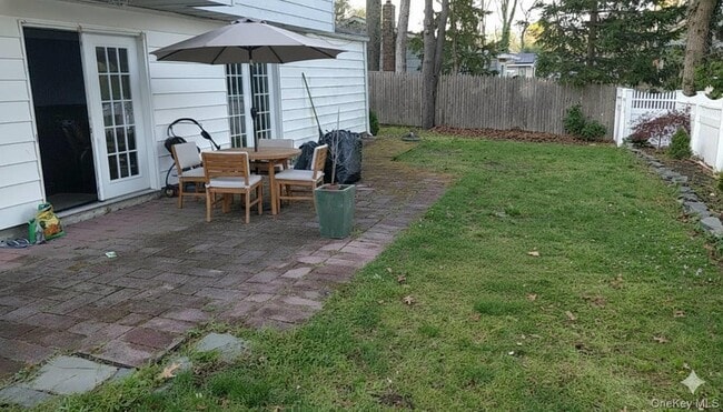 461 Gibbs Pond Rd in Nesconset, NY - Building Photo - Building Photo