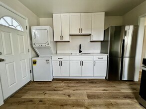 3313 Clairemont Mesa Blvd in San Diego, CA - Foto de edificio - Building Photo