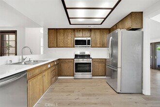 23310 Park Sorrento in Calabasas, CA - Building Photo - Building Photo