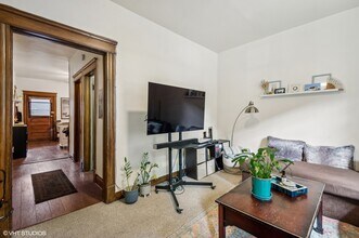 1410 W Cornelia Ave in Chicago, IL - Building Photo - Building Photo