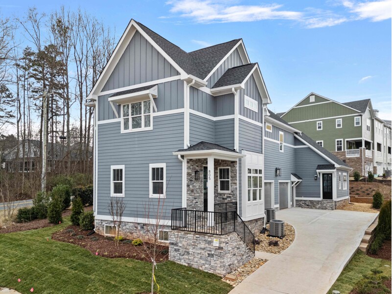 805 Naples Dr in Davidson, NC - Foto de edificio