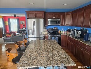 57 Beachside Ave in East Haven, CT - Building Photo - Building Photo