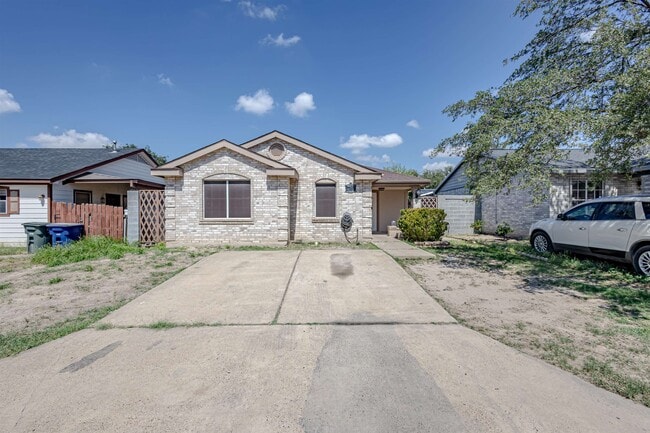 property at 1416 Rd Runner Loop