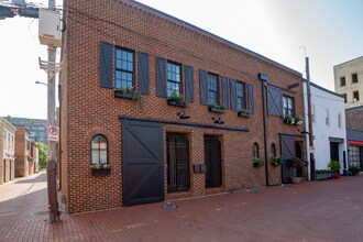 1325 Naylor Ct NW in Washington, DC - Building Photo - Building Photo